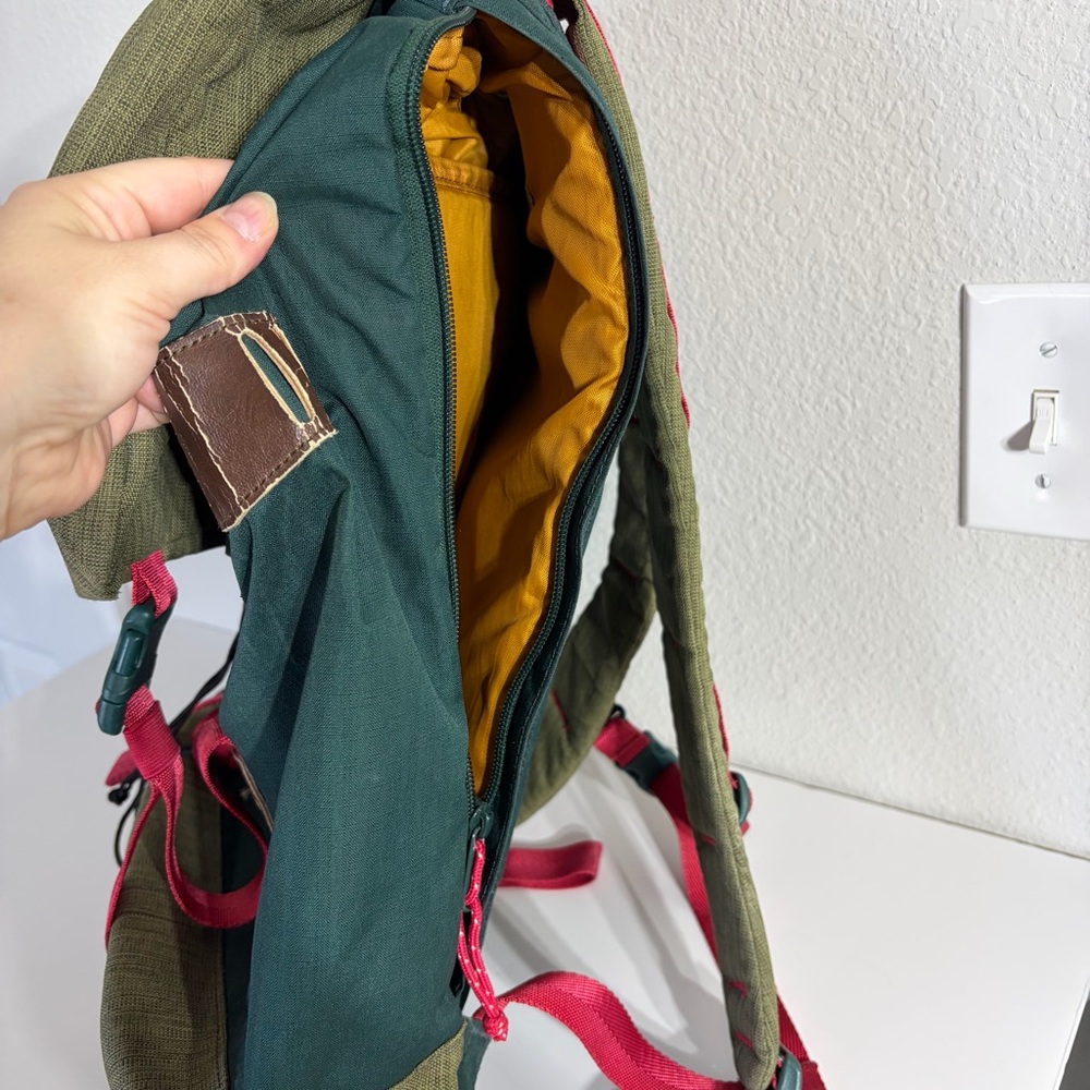 Burton Tinder Backpack 25L Ripstop Outdoor Hiking Camping - Picture 9 of 16